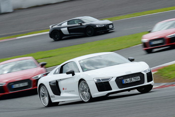 アウディ R8／TT RS試乗レポート｜サーキットでアウディスポーツの本質を体感！