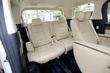 5:5分割スペースアップサードシート