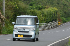 ホンダ 新型N-BOX G・EX[FF／ボディカラー：モーニングミストブルー・メタリック]　試乗レポート／渡辺陽一郎