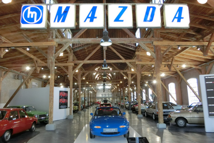 展示車レベルが凄すぎる！ドイツに広島本社もビックリの個人経営マツダ博物館がオープン！