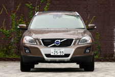ボルボXC60 フロント