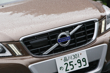 ボルボXC60 フロントグリル