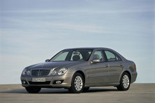 メルセデス・ベンツ Eクラス フロントイメージ