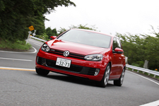 ゴルフ GTI 走行イメージ