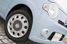 ミラココア：タイヤ