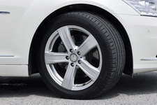 メルセデス・ベンツ Sクラスハイブリッド タイヤ＆アルミホイール