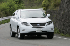 経済性重視型四駆の「レクサス RX450h」
