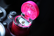 電池不要、ソーラーバッテリー採用