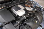 水冷V型8気筒DOHCスーパーチャージャーエンジン