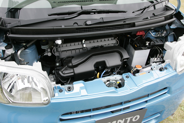 ツインカムDVVT3気筒12バルブエンジン