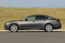 日産 フーガ 370GT サイドビュー