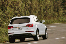 アウディ Q7 3.6 FSIクワトロ