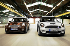 右：MINI Cooper 50 Mayfair