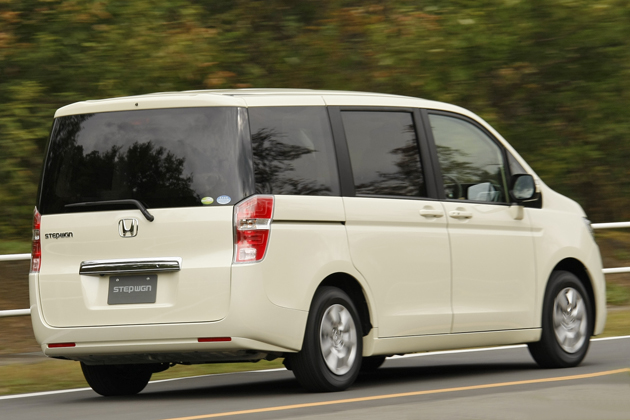 新型ステップワゴン 走行イメージ