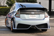 PRIUS CUSTOM PLUS CONCEPT