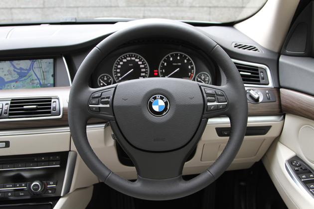 BMW 5シリーズグランツーリスモ 歴代モデル•グレード・外装・内装写真一覧 | 新車・中古車見積もりなら【MOTA】