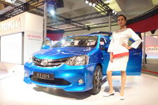 トヨタ エティオス・デリーモーターショー2010にて