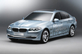 BMW、5シリーズハイブリッドをジュネーブモーターショーで公開