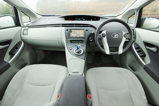 トヨタ プリウス