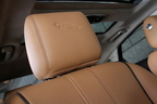 フロントシート　ヘッドレスト