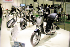 ヤマハやホンダが出展した電動バイク等