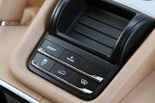 ポルシェ カイエンSハイブリッド