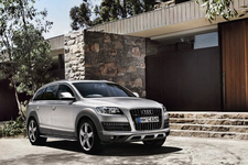 アウディ Q7