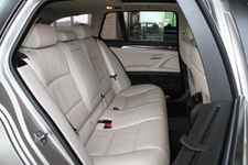 新型BMW523iツーリング