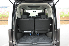 新型セレナ ハイウェイスター