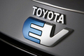 トヨタ、LAオートショーにテスラと共同開発の「RAV4 EV」を出展