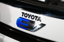 トヨタ RAV4 EV