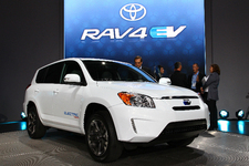 トヨタ RAV4 EV