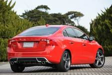 VOLVO S60 T6 AWD R-Design