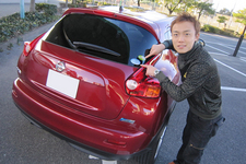 安田裕信選手と愛車の日産 ジューク