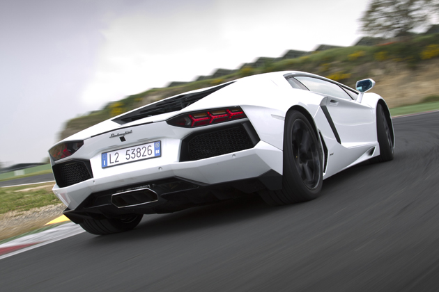 ランボルギーニ アヴェンタドール Lp700 4 試乗レポート 西川淳 3 3 徹底検証 11年新型車種ー試乗レポート Mota