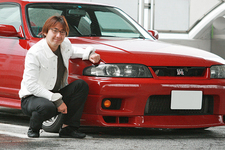松田次生選手と愛車のR33 GT-R