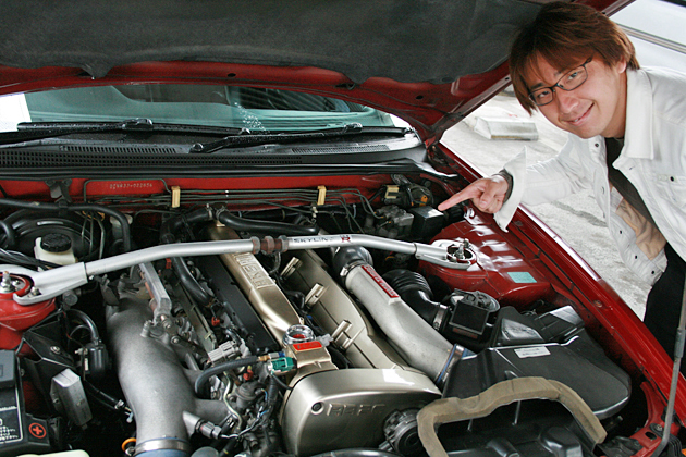 松田次生選手と愛車のR33 GT-R