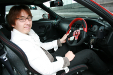 松田次生選手と愛車のR33 GT-R