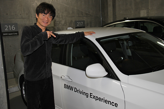 BMW 320iと岡本氏