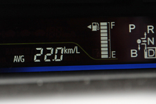 プリウスαの一般道での燃費は「22.0km/L」！