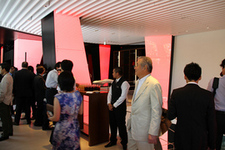 メルセデス・ベンツ コネクション 2F「UPSTAIRS」