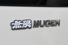 無限フィットハイブリッド「無限 メタルロゴエンブレム」