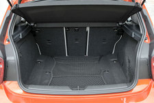 BMW 新型 1シリーズ 118i　ラゲッジルーム[欧州仕様]