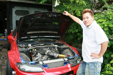 斉藤太吾選手と愛車の240SX