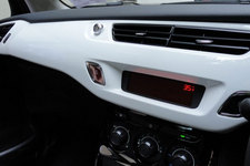 シトロエン C3特別仕様車「C3 AIRPLAY（エアプレイ）」[限定150台]　ブリリアントダッシュボート(ホワイト)