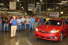 Toyota Camry(トヨタ カムリ) 北米向け2012モデル　8月23日にTMMK(ケンタッキー州)で行われた発表会に参加したトヨタ 豊田 章男 代表取締役社長