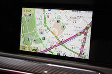 メルセデス・ベンツ C63 AMG クーペ　7インチワイドディスプレイ