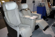 GOOD DESIGN EXPO 2011　JR東日本　E5系はやぶさ　ファーストクラス「グランクラス」用シート
