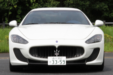 マセラティ グラントゥーリズモ MCストラダーレ