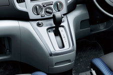 三菱 デリカD:3「G」4速AT